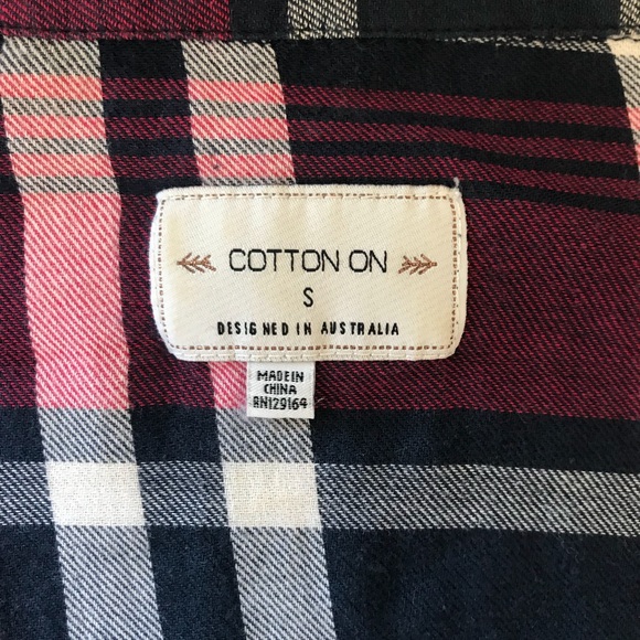 COTTON ON - red, dark blue, & cream flannel - Picture 5 of 5